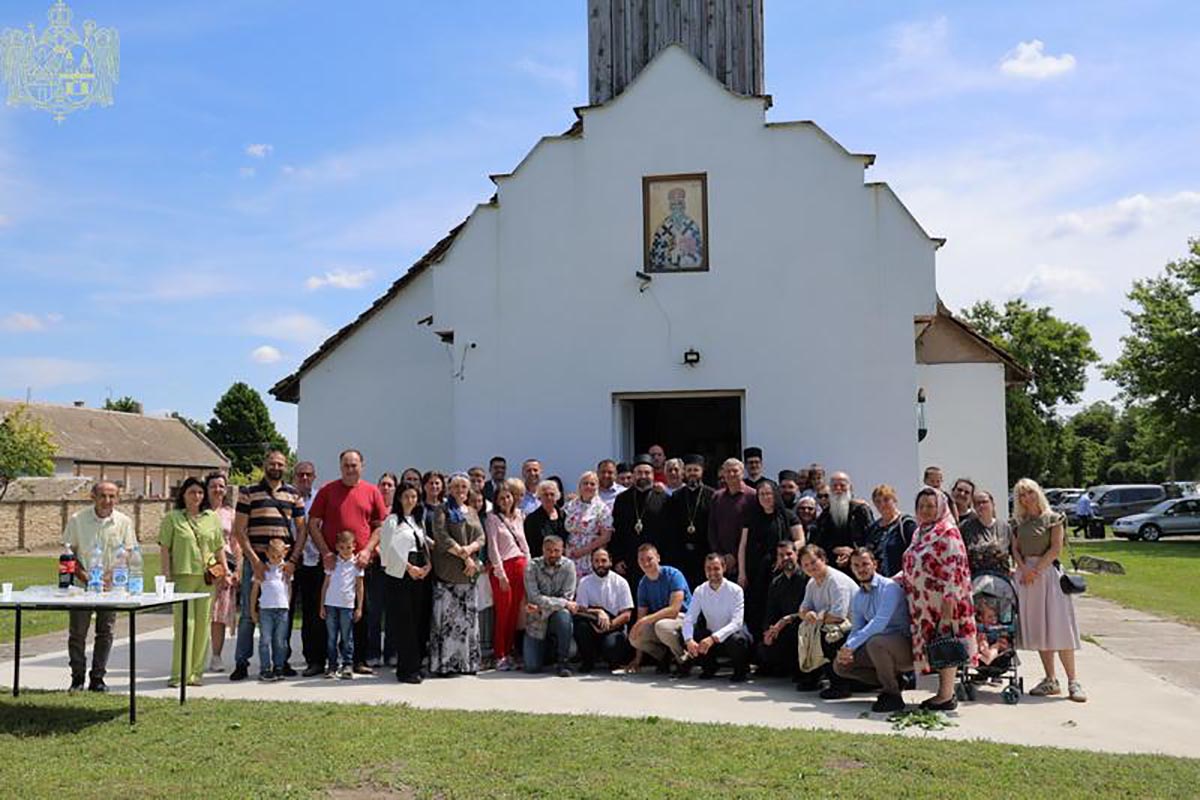 Света архијерејска Литургија у Бачком Добром Пољу