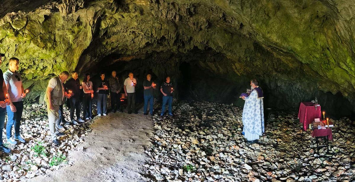 Служена Света литургија у Брезнима – мјесту страдања дијела Светих мученика пивских