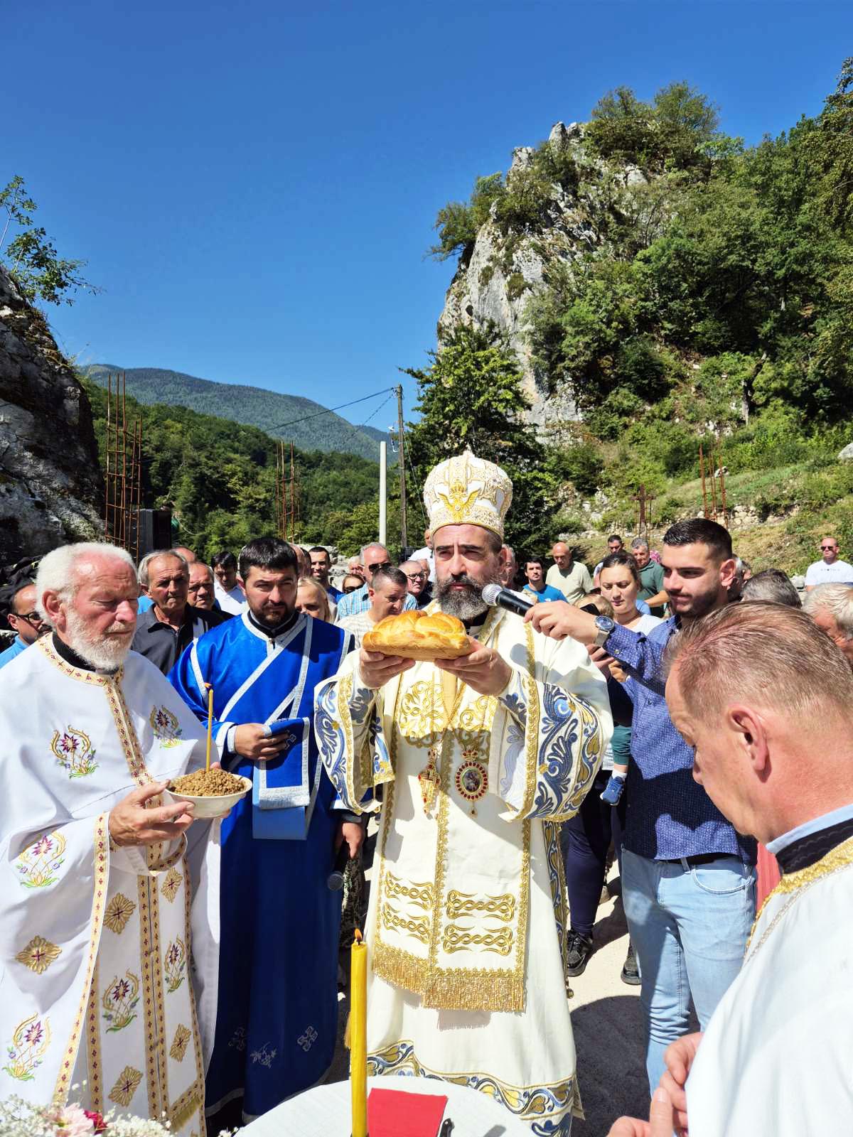 Прослављен Свети великомученик Пантелејмон, слава манастира Самограда