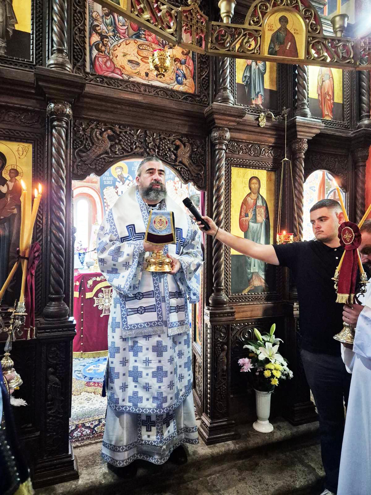 Архијерејска Литургија и слава манастира Косијерево