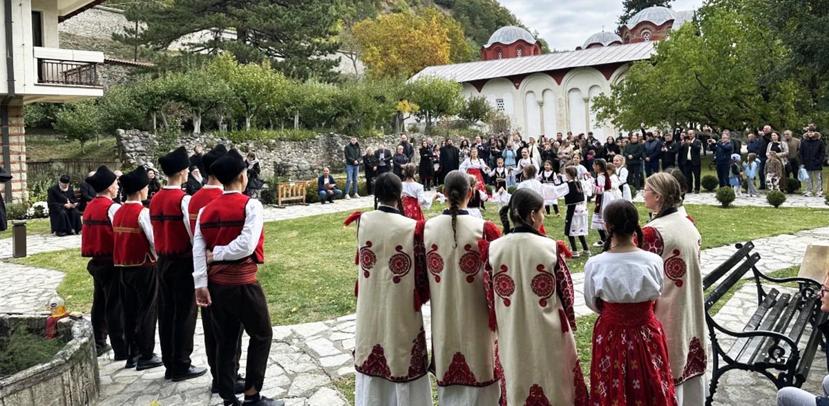 У Пећкој Патријаршији прослављена слава – празник Покрова Пресвете Богородице