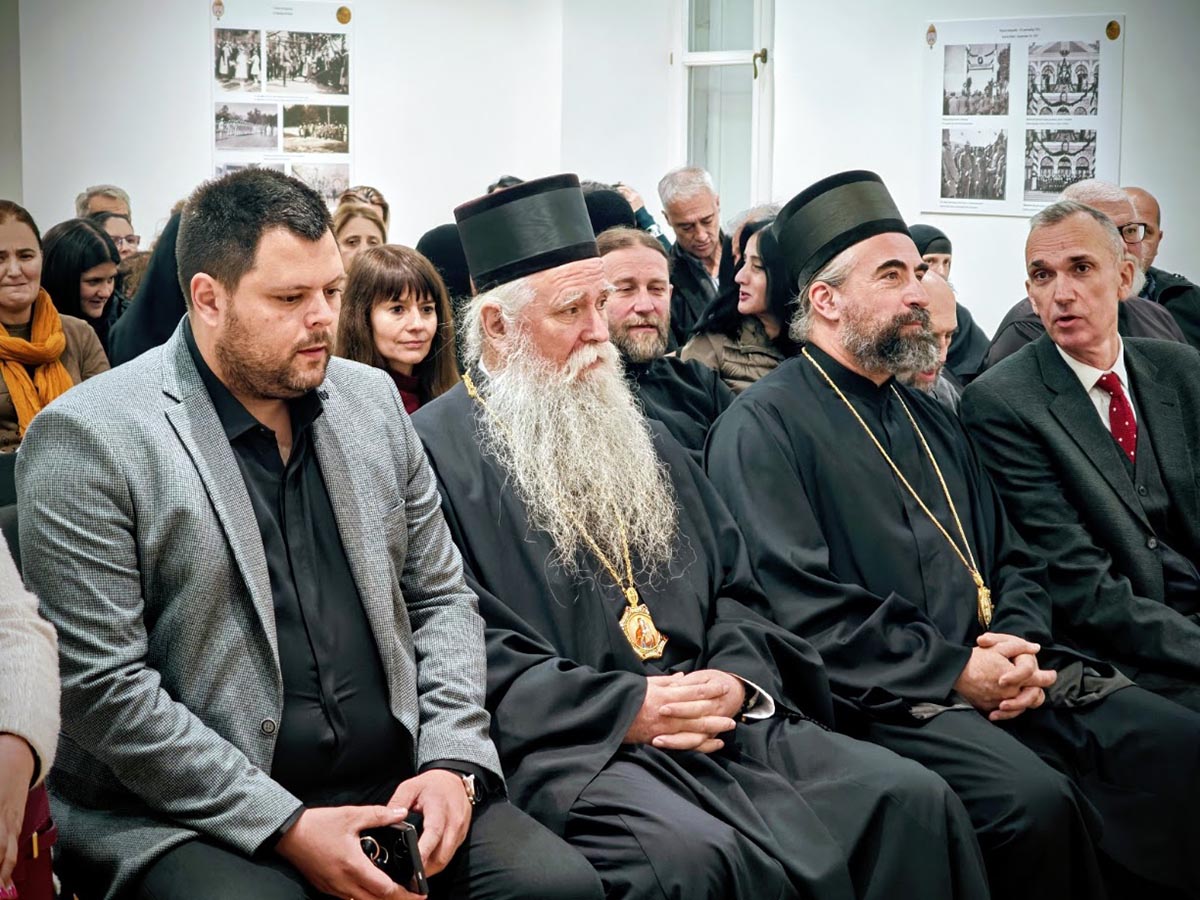 Митрополит Јоаникије отворио изложбу „Сто година од обнове Његошеве завјетне цркве на Ловћену“