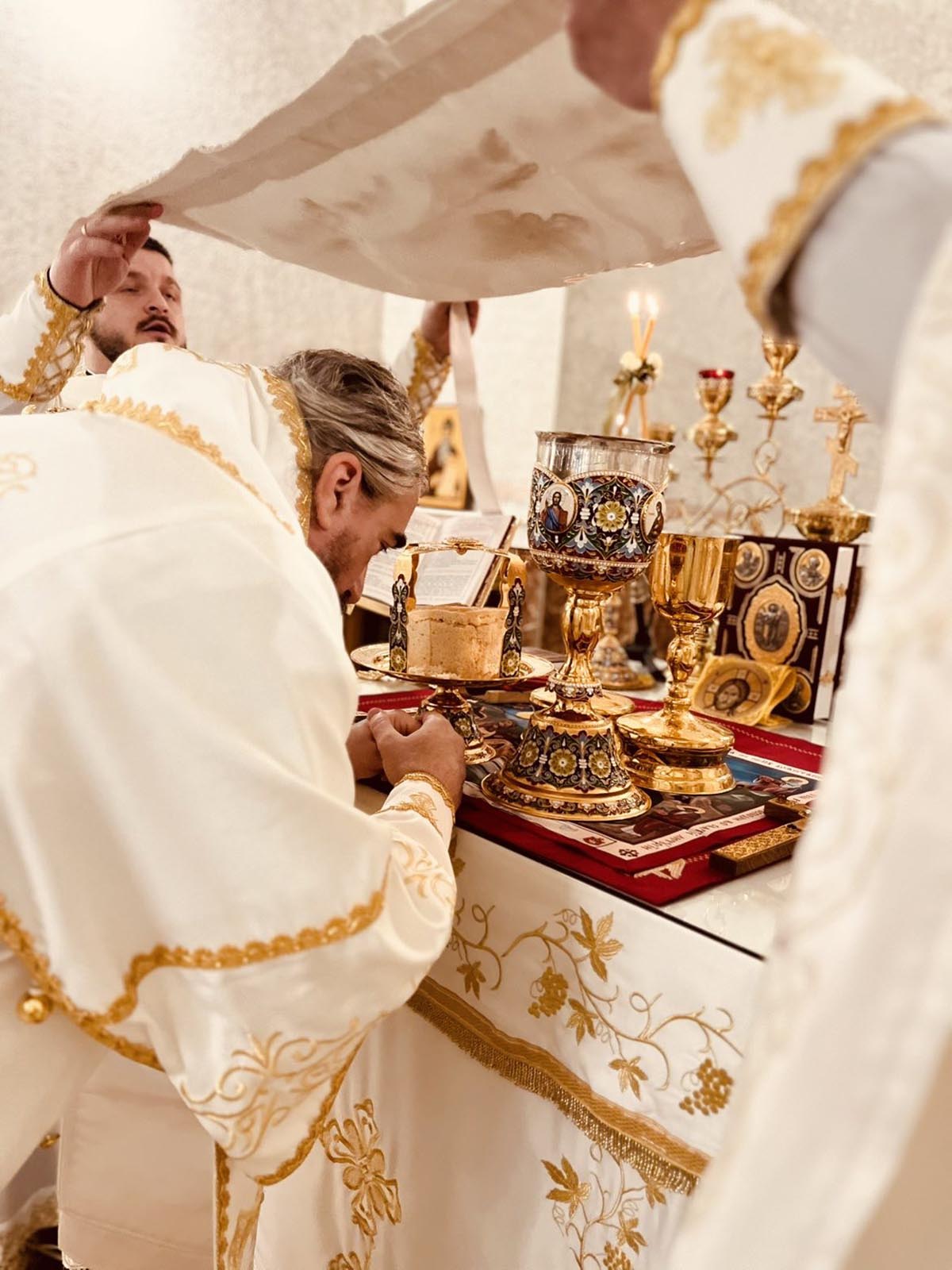 Митроплит Методије на празник рођења Богомладенца Христа служио у беранском Саборном храму