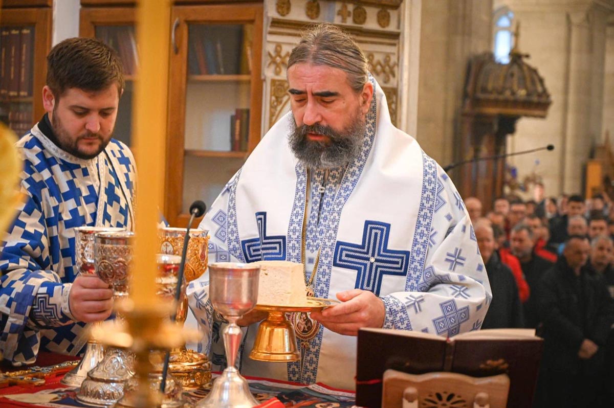 У недјељу Светих Отаца Митрополит Методије богослужио у никшићком Саборном храму