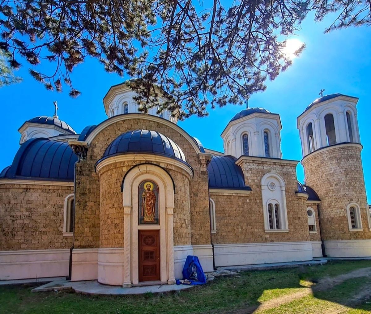 НАЈАВА: Света Архијерејска Литургија беранском Саборном храму