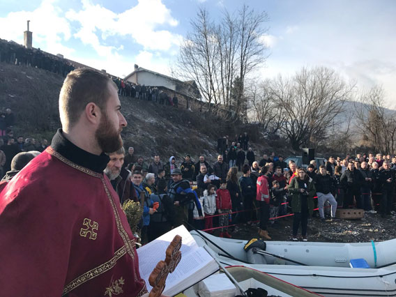 Бјелопољац Марко Дробњак први је допливао до Часног крста у ријеци Лим, на Сињавцу код Бијелог Поља