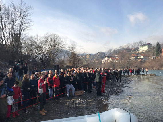 Бјелопољац Марко Дробњак први је допливао до Часног крста у ријеци Лим, на Сињавцу код Бијелог Поља