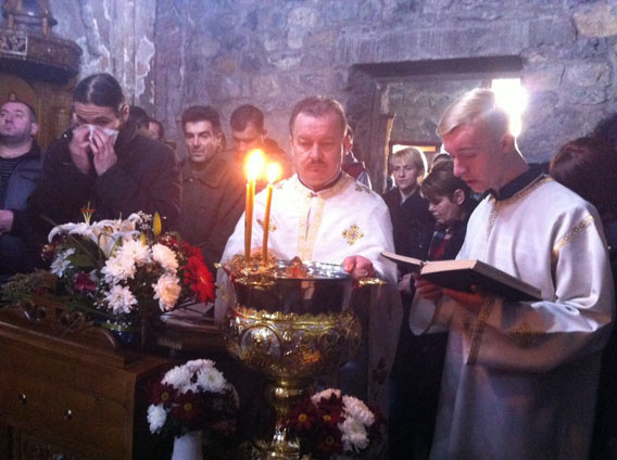 Крстовдан у цркви Светих Апостола Петра и Павла у Бијелом Пољу