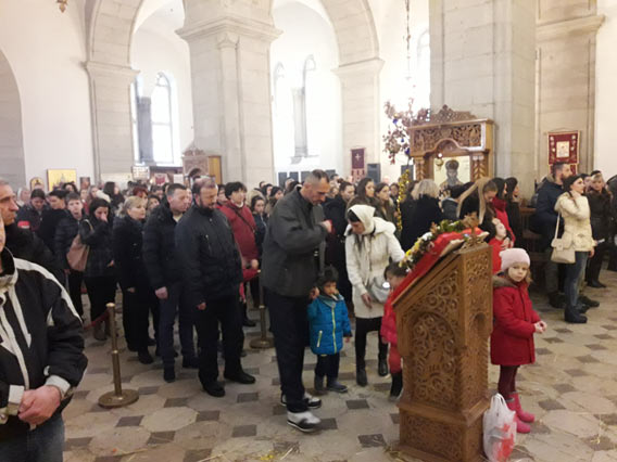 Литургија одслужена на Бадњи дан у Саборном храму у Никшићу