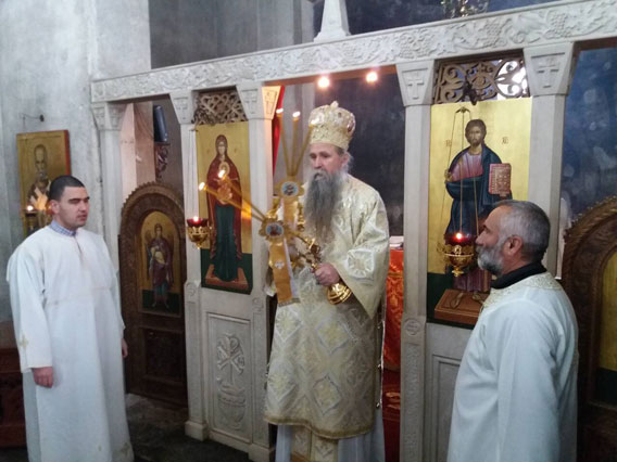 Литургија у манастиру Ђурђеви Ступови