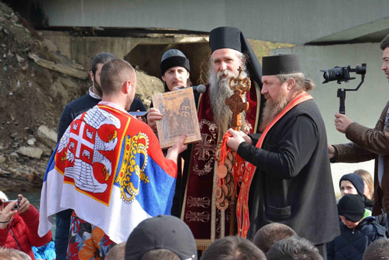 Богојављенско пливање у Беранама - до крста први Никола Кнежевић