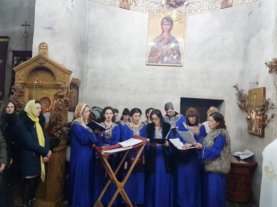 Поноћна Божићна Литургија у манастиру Ђурђеви Ступови