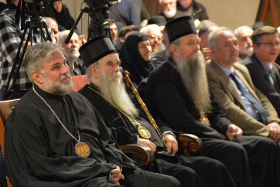 У подгоричком Саборном храму представљено четворокњижје Митрополита Амфилохија „Ново косовско распеће“