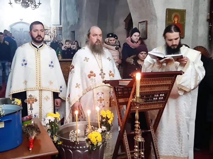 Крстовдан у Ђурђевим ступовима