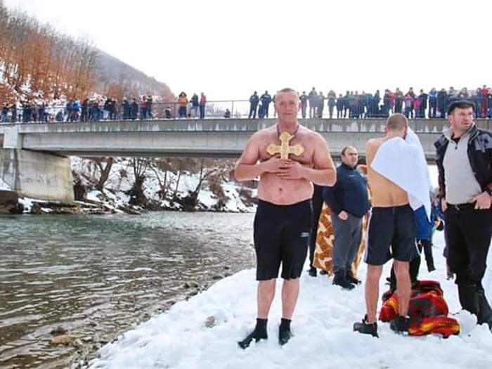 У Андријевици први пут организовано Богојављенско пливање: до крста први Вуко Губеринић