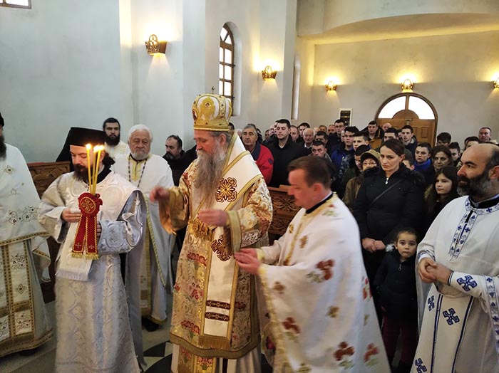 Епископ Јоаникије на Јовањдан служио у Сутивану