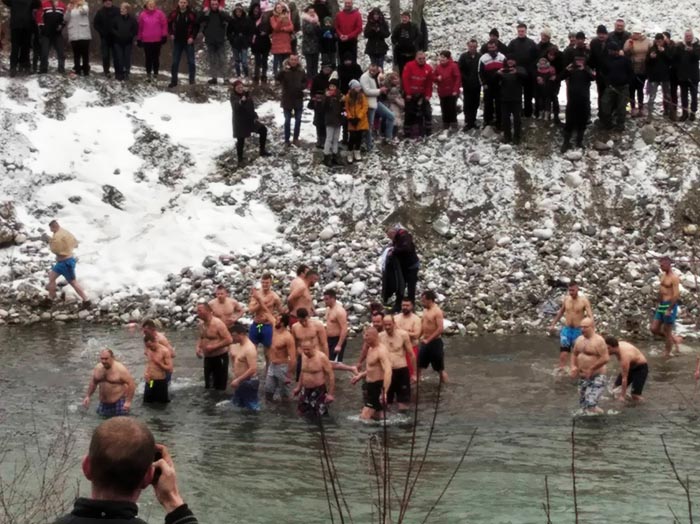 Литије и богојављенска пливања за Часни крст у Епархији будимљанско-никшићкој