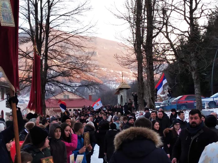 Епископ Јоаникије на Молебану у Андријевици: Цио свијет реагује на неправду која се чини у Црној Гори