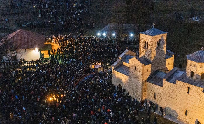 Величанствена свенародна литија у Беранама