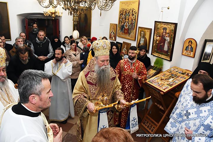 Епископи Јоаникије и Кирило богослужили у Цетињском манастиру