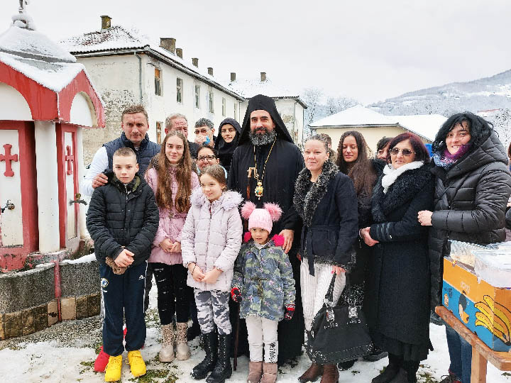 Епископ Методије на Божић бослужио у Саборном храму у Мојковцу