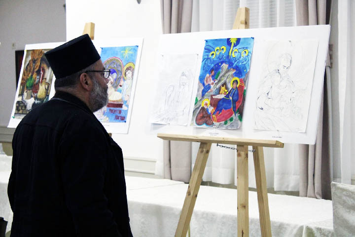 Изложба „Дјеца и млади у сусрет Божићу“ отворена у Никшићу