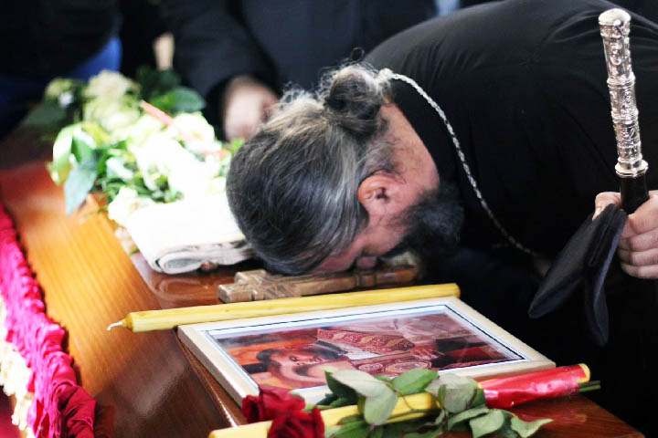 Владика Методије служио заупокојену Литургију