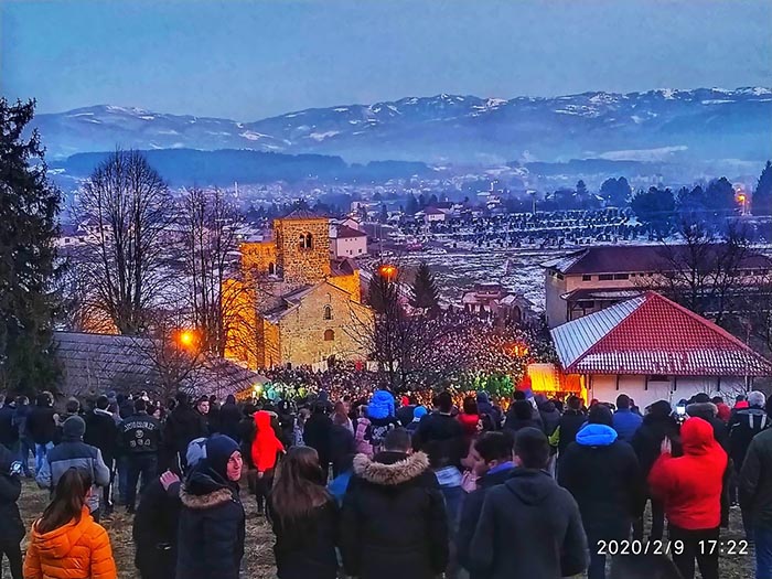 Владика Јоаникије поручио у Ђурђевим Ступовима
