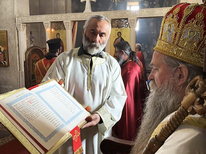 Епископ Јоаникије на Света три јерарха служио Литургију у манастиру Ђурђеви Ступови