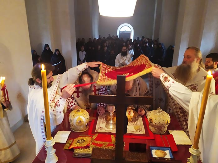 Епископ Теодосије служио Литургију у Жупском манастиру