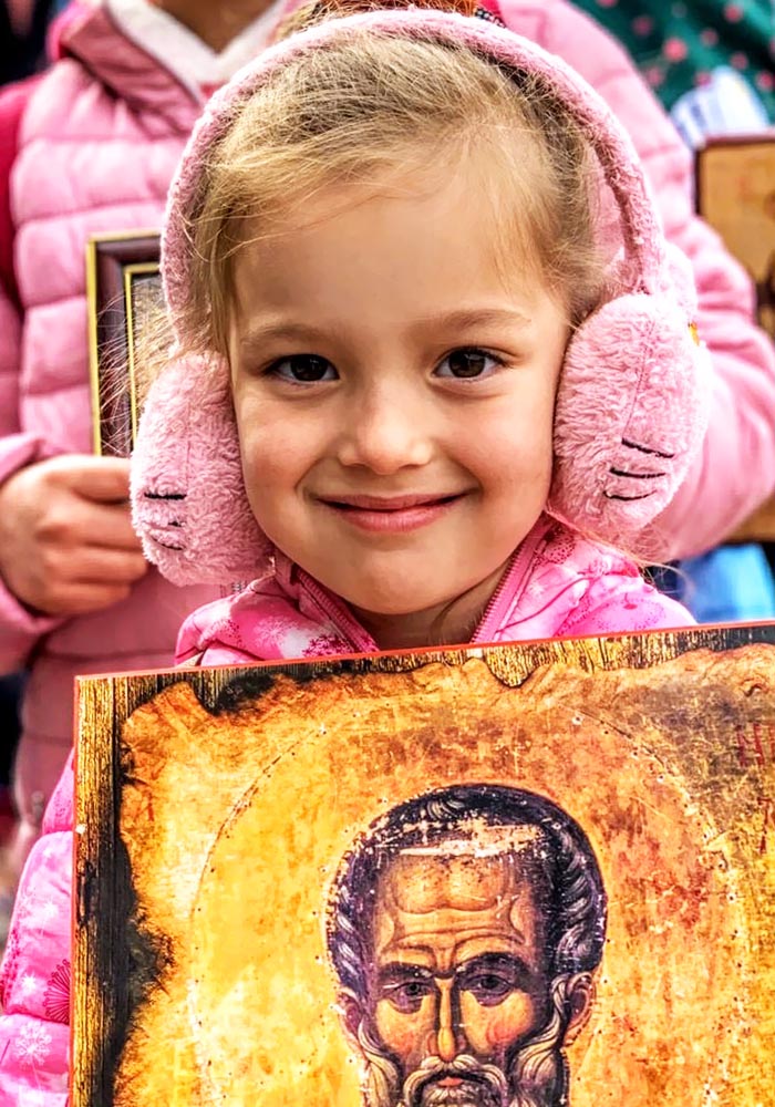 Крстина са својом породицом у молитвеном ходу за одбрану Светиња