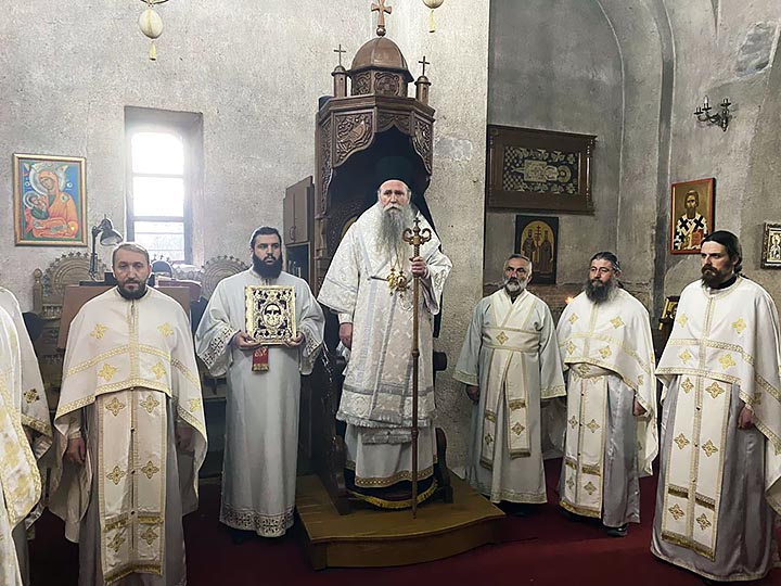 Епископ Јоаникије служио у манастиру Ђурђеви Ступови