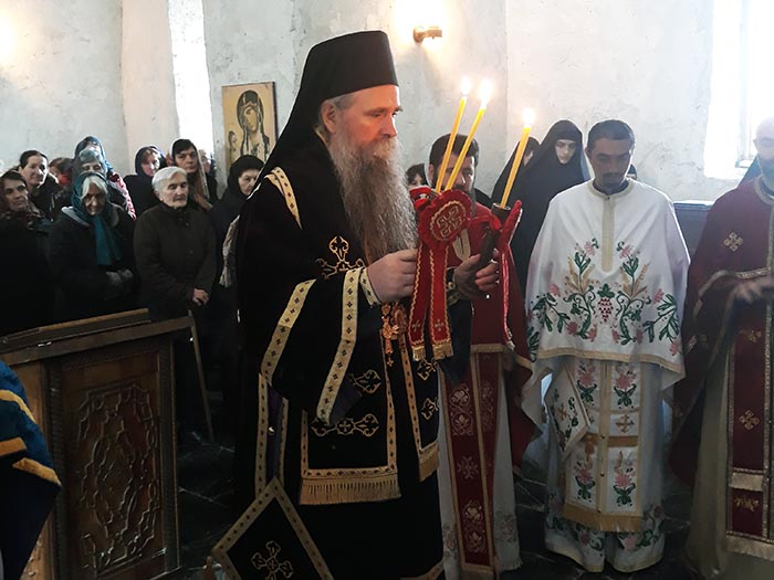 Епископ Јоаникије служио Литургију у манастиру Мајсторовина
