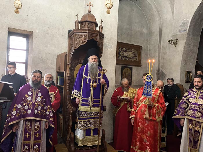 Света Литургија Пређеосвећених Часних Дарова у Ђурђевим Ступовима