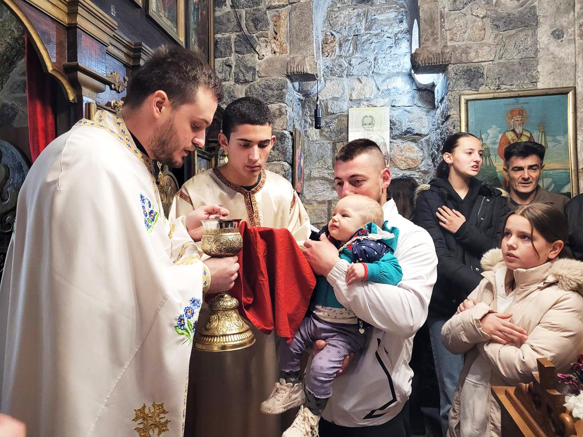 Литургија на месопусну недјељу у цркви Светих Апостола Петра и Павла