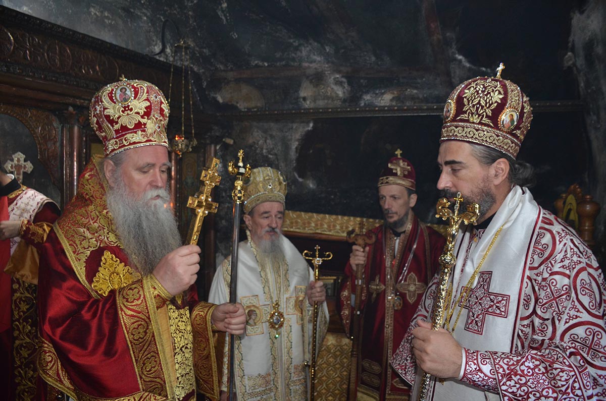 Архијерејска литургија у Острогу