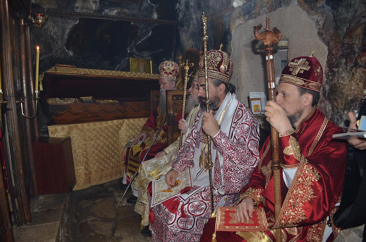 Архијерејска литургија у Острогу