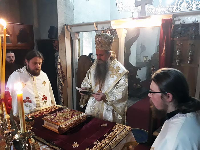 Литургија у манастиру Ђурђеви Ступови