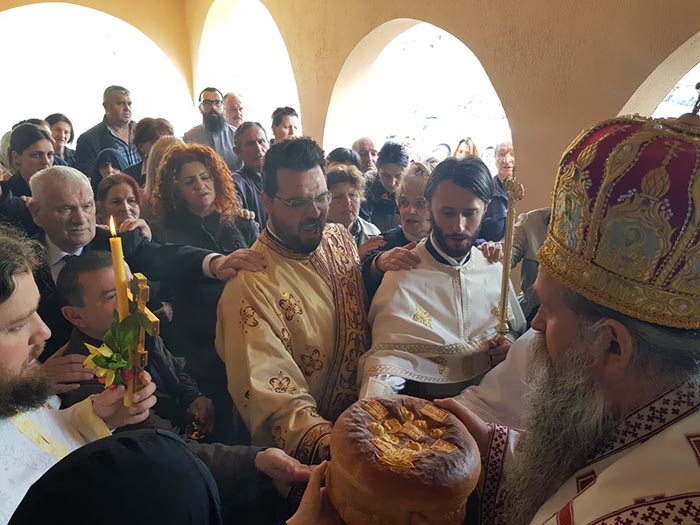 Литургија у манастиру Вазнесења Господњег у Драговољићима