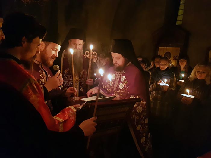 Изношење плаштанице у Ђурђевим Ступовима