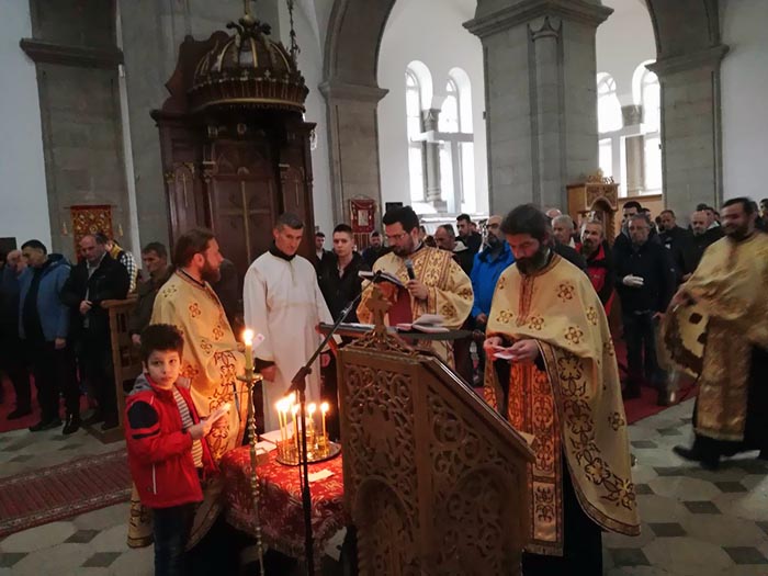 Света тајна јелеосвећења служена у Никшићу