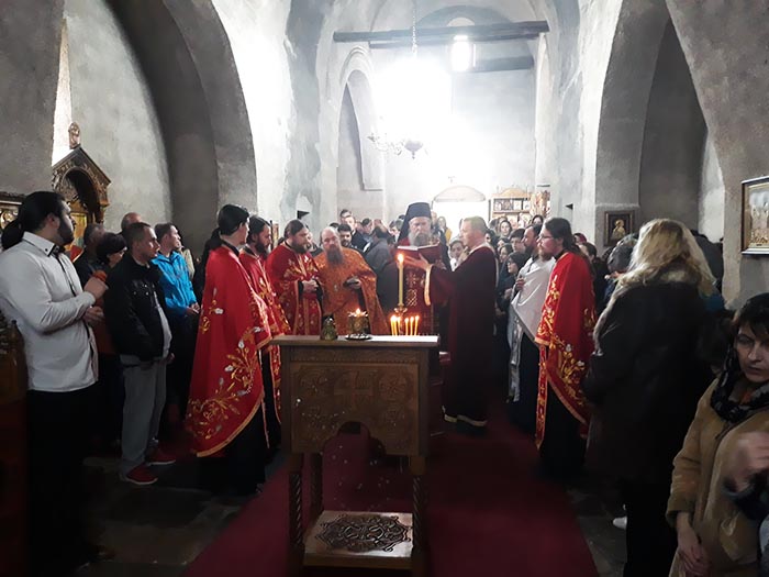 Света Тајна Јелеосвећења служена у Ђурђевим Ступовима