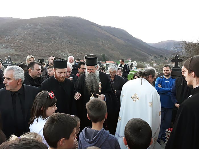 Васкршње вечерње у селу Лужац