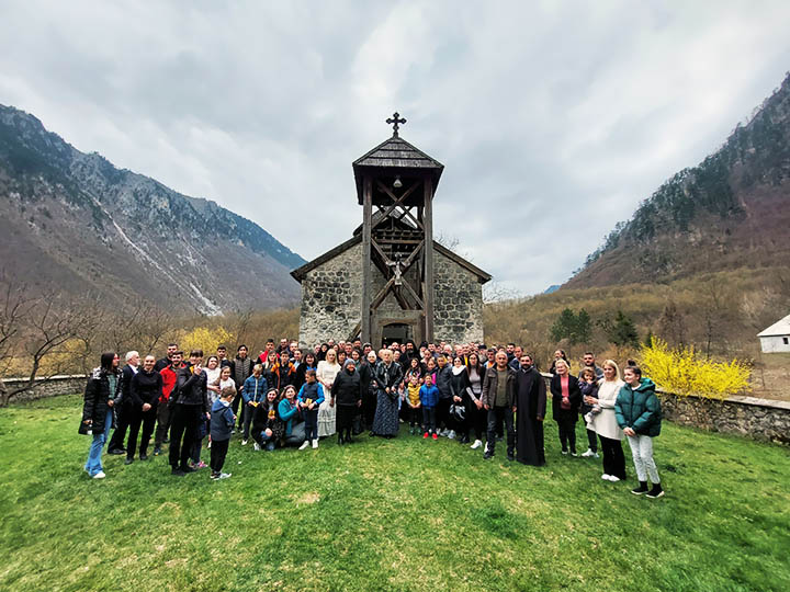 Епископ Методије на Лазареву суботу служио Литургију у манастиру Добриловина
