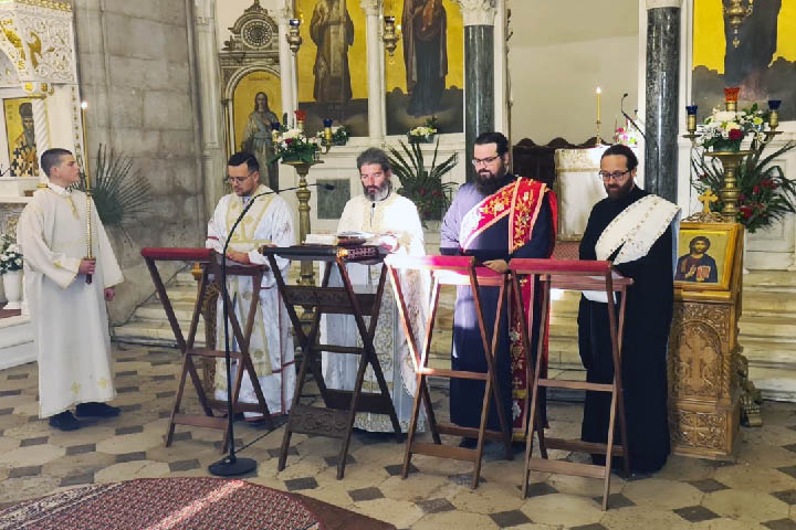 Пасхална вечерња служба у никшићком Саборном храму