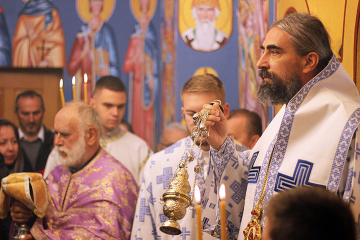 Владика Методије освештао храм Светог Апостола Томе у Подбишћу