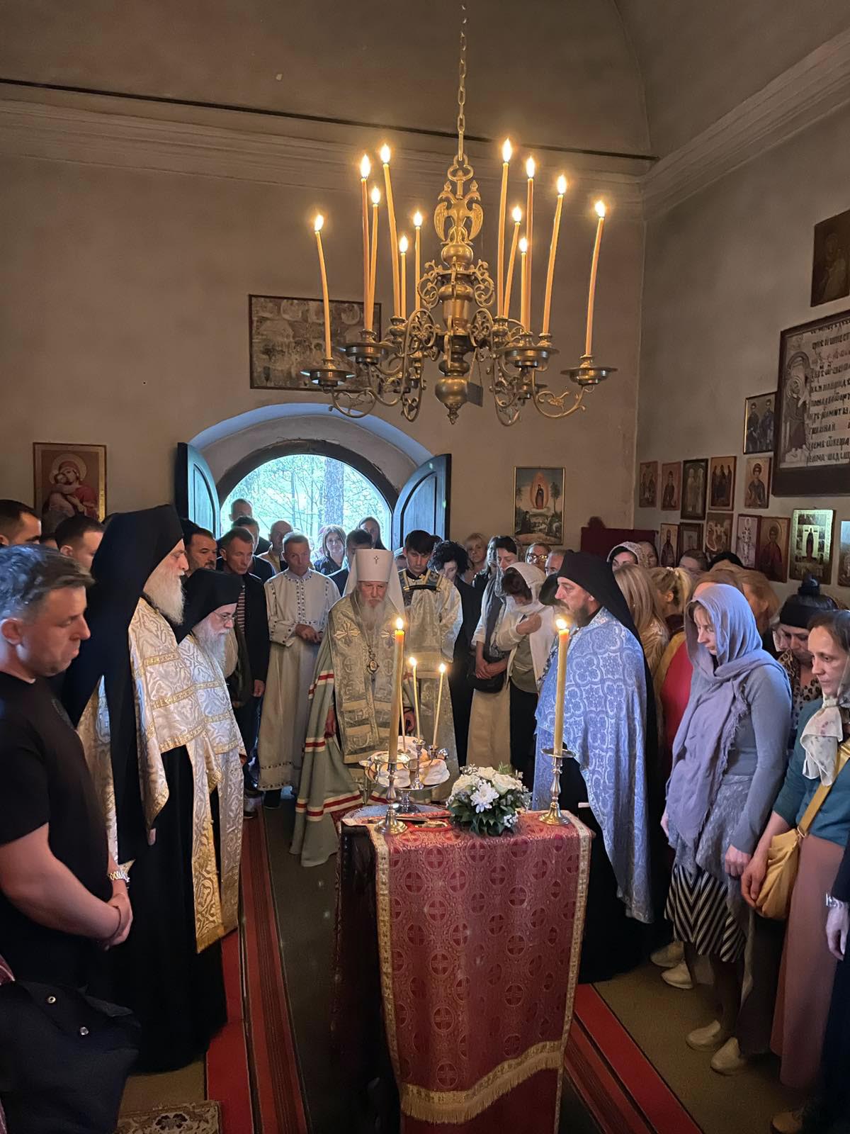 Празнично бденије у манастиру Ћелије