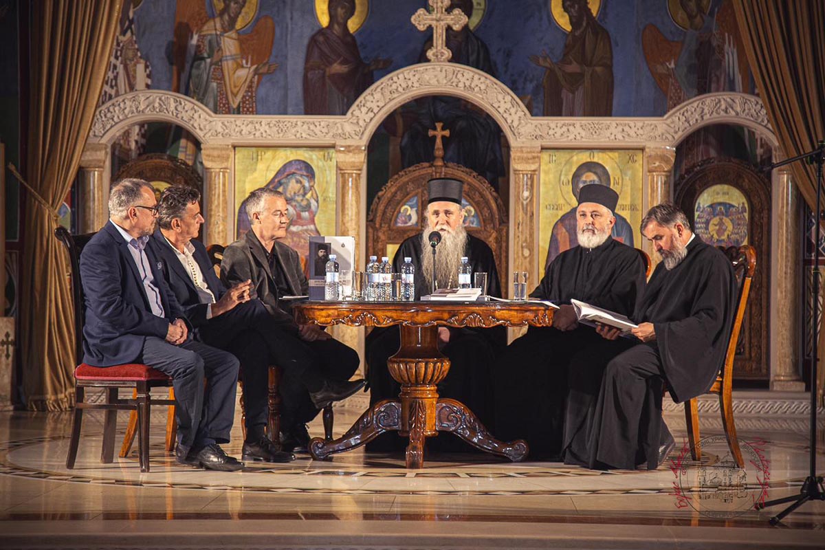 Представљање књиге у крипти подгоричког Саборног храма