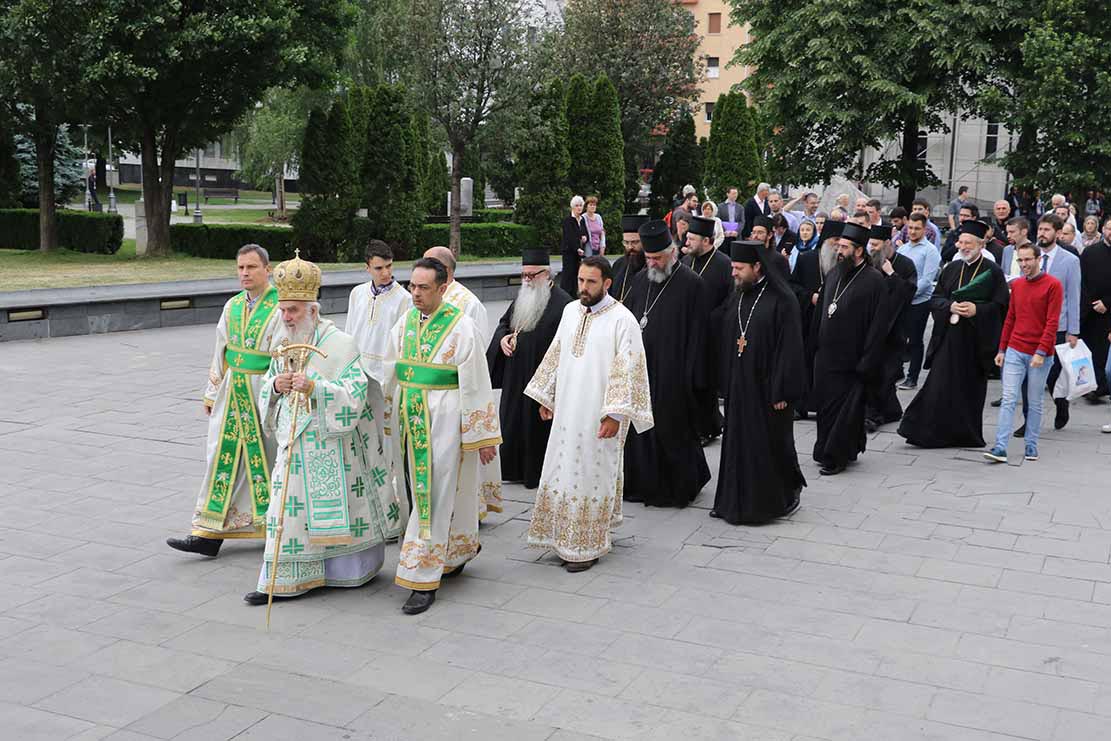 У храму Светог Саве у Београду литургијски прослављени новопроглашени косовско-метохијски мученици