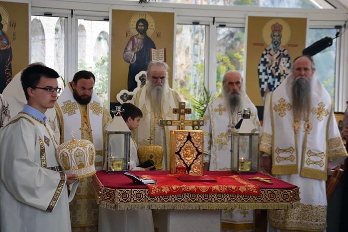 Свети Василије прослављен у острошкој светињи